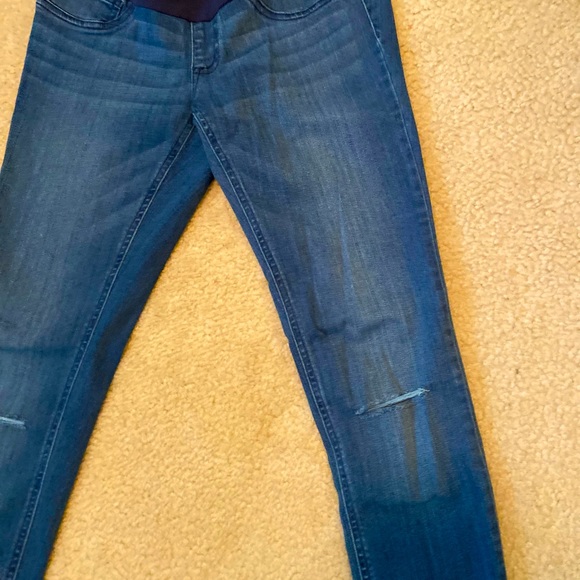 Boutique Distressed Maternity Jeans - Picture 12 of 12